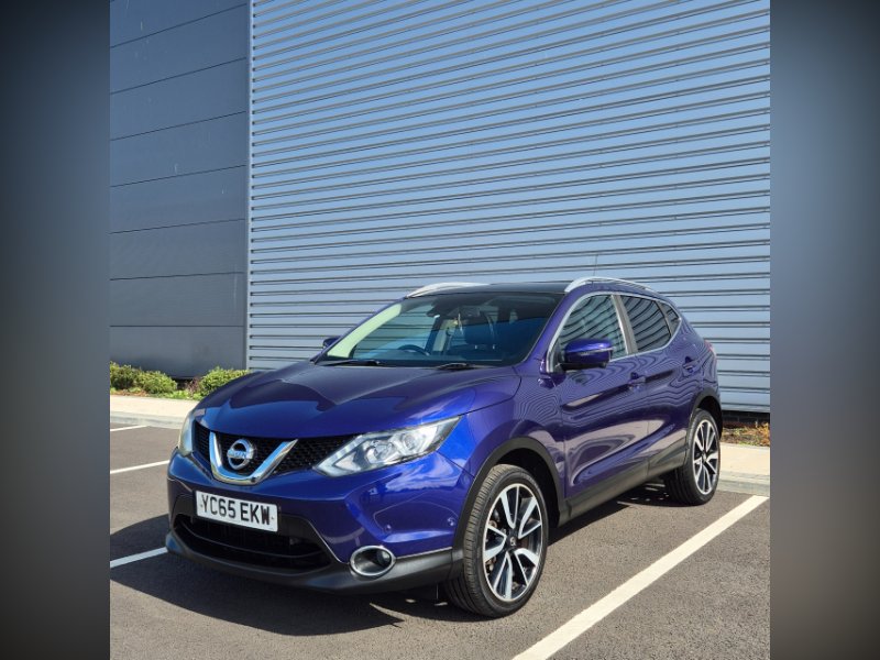 Blue Nissan Qashqai 1.5 dCi Tekna SUV 5dr Diesel Manual 2WD Euro 6 s/s 110 ps