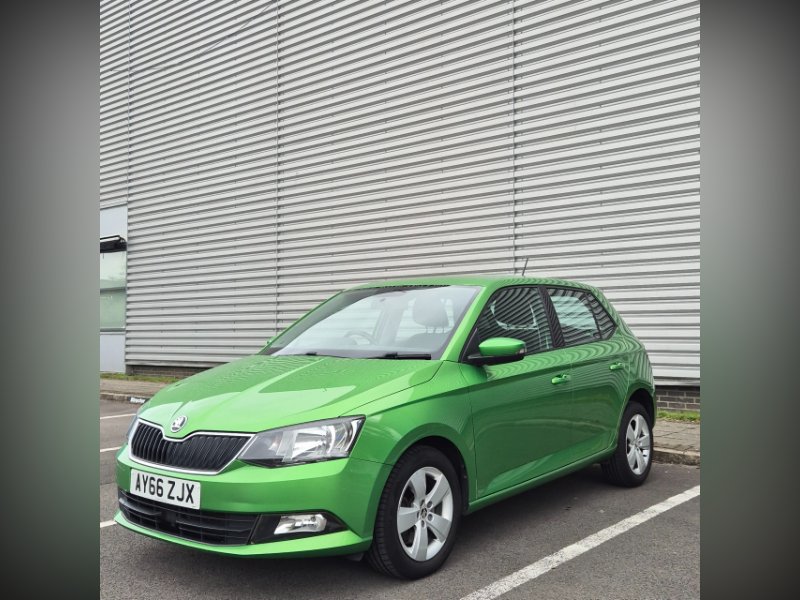 Green Skoda Fabia 1.2 TSI SE Hatchback 5dr Petrol DSG Euro 6 s/s 110 ps