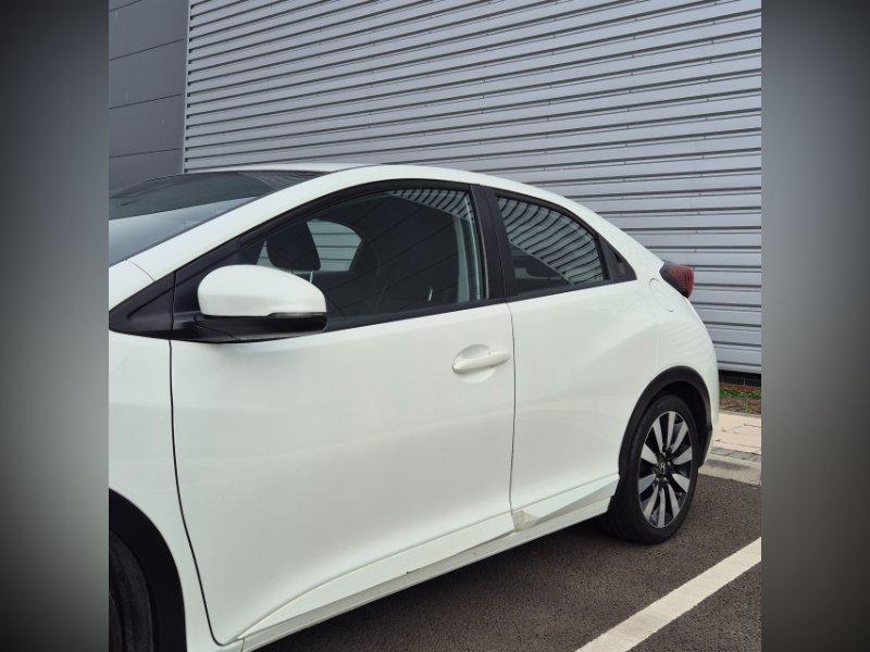 White 2015 Honda Civic 1.4 i-VTEC SE Plus Hatchback 5dr Petrol Manual Euro 6 s/s 100 ps in North Shields